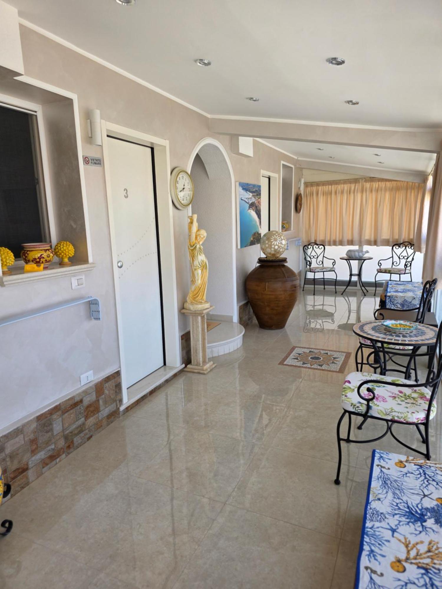 Bed and Breakfast La Perla Del Tirreno Тропея Экстерьер фото