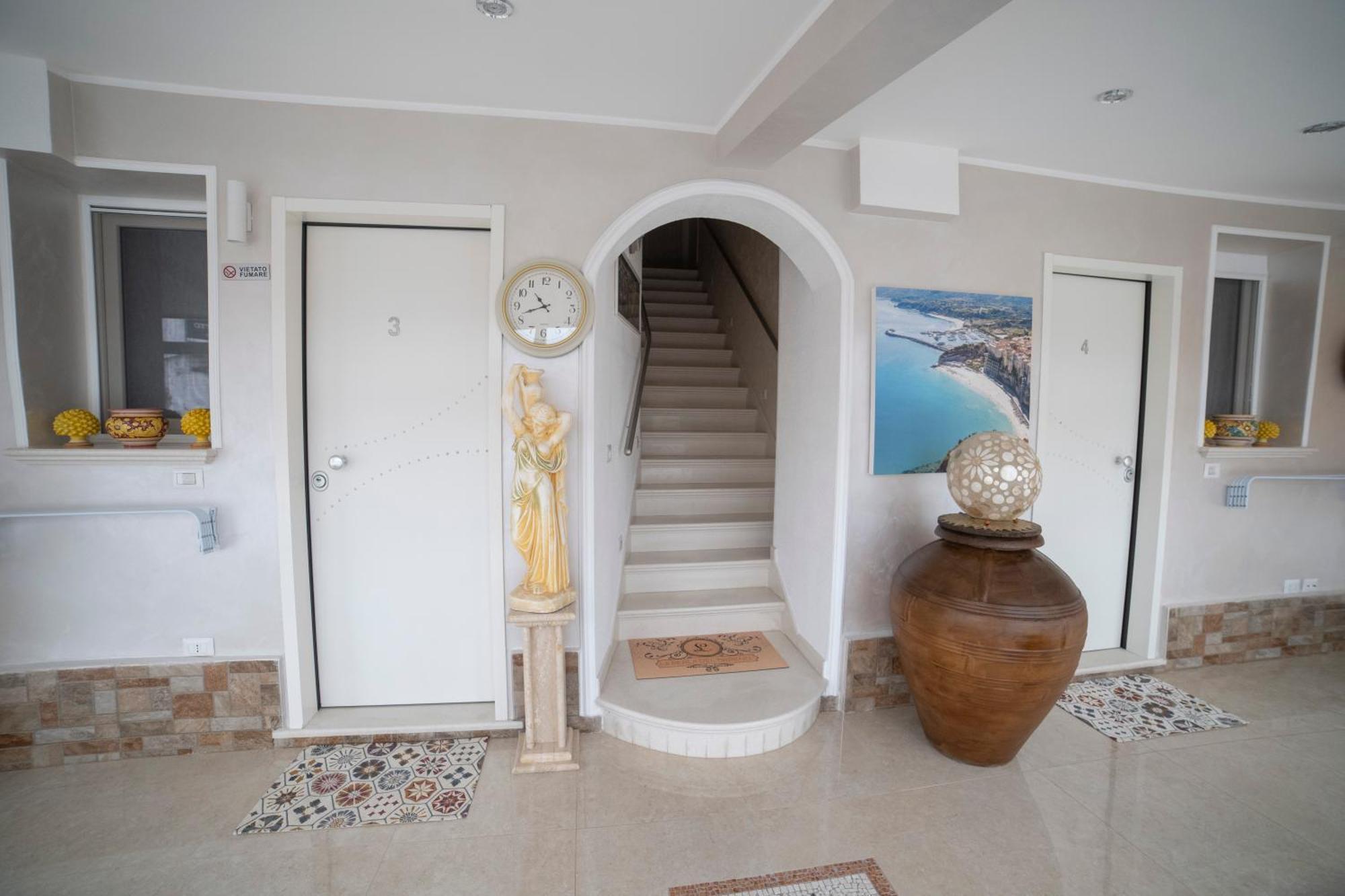 Bed and Breakfast La Perla Del Tirreno Тропея Экстерьер фото