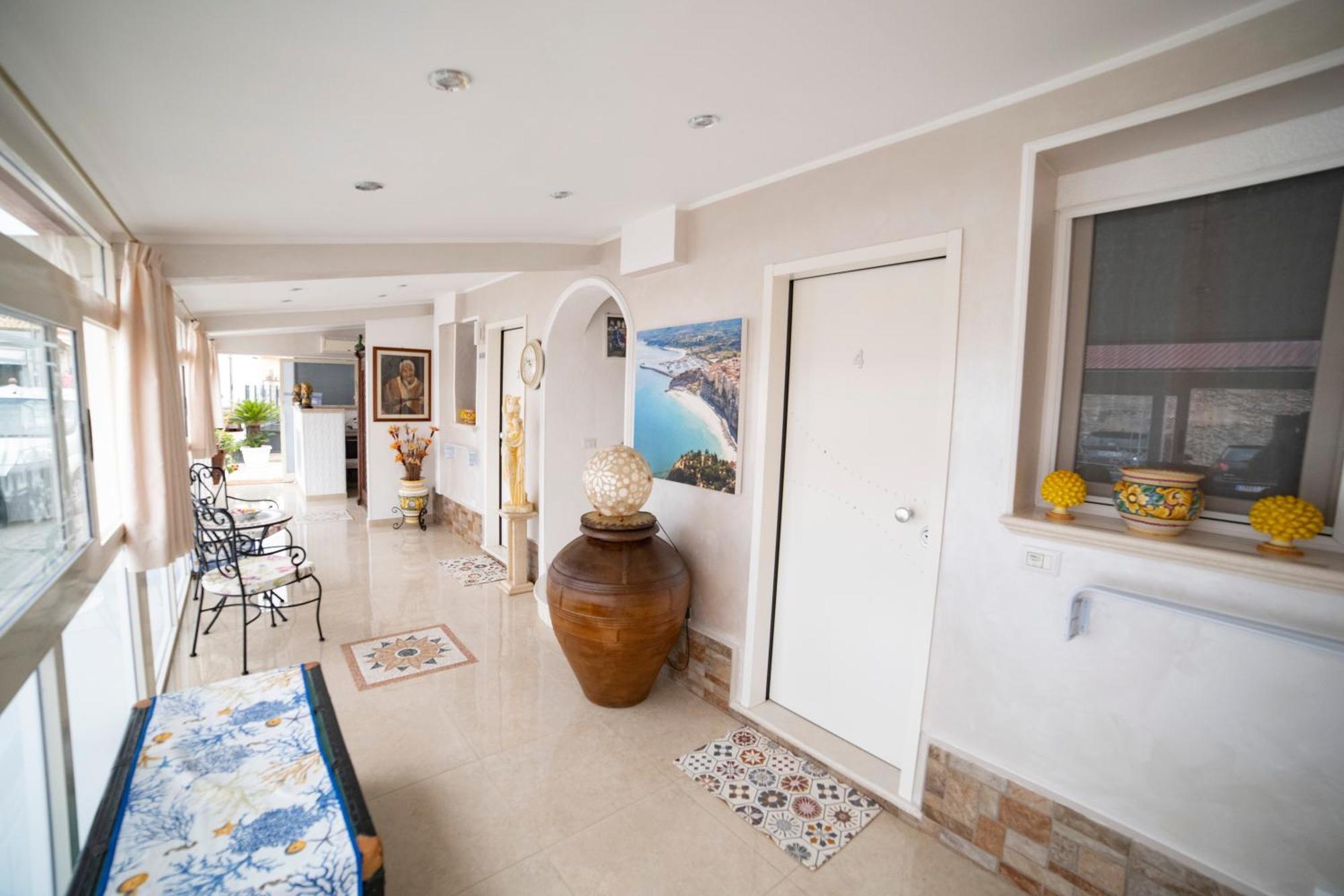 Bed and Breakfast La Perla Del Tirreno Тропея Экстерьер фото