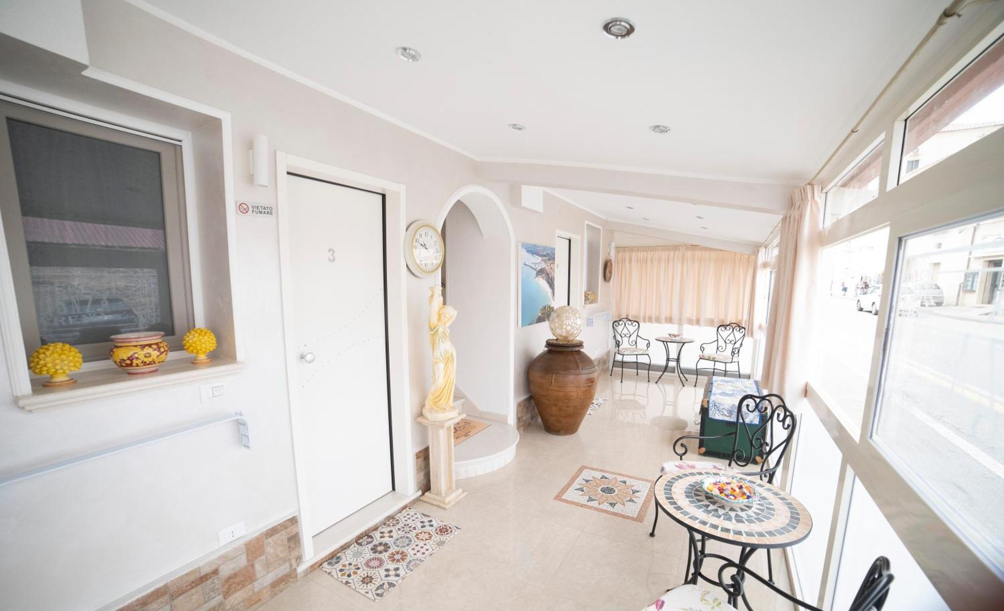 Bed and Breakfast La Perla Del Tirreno Тропея Экстерьер фото